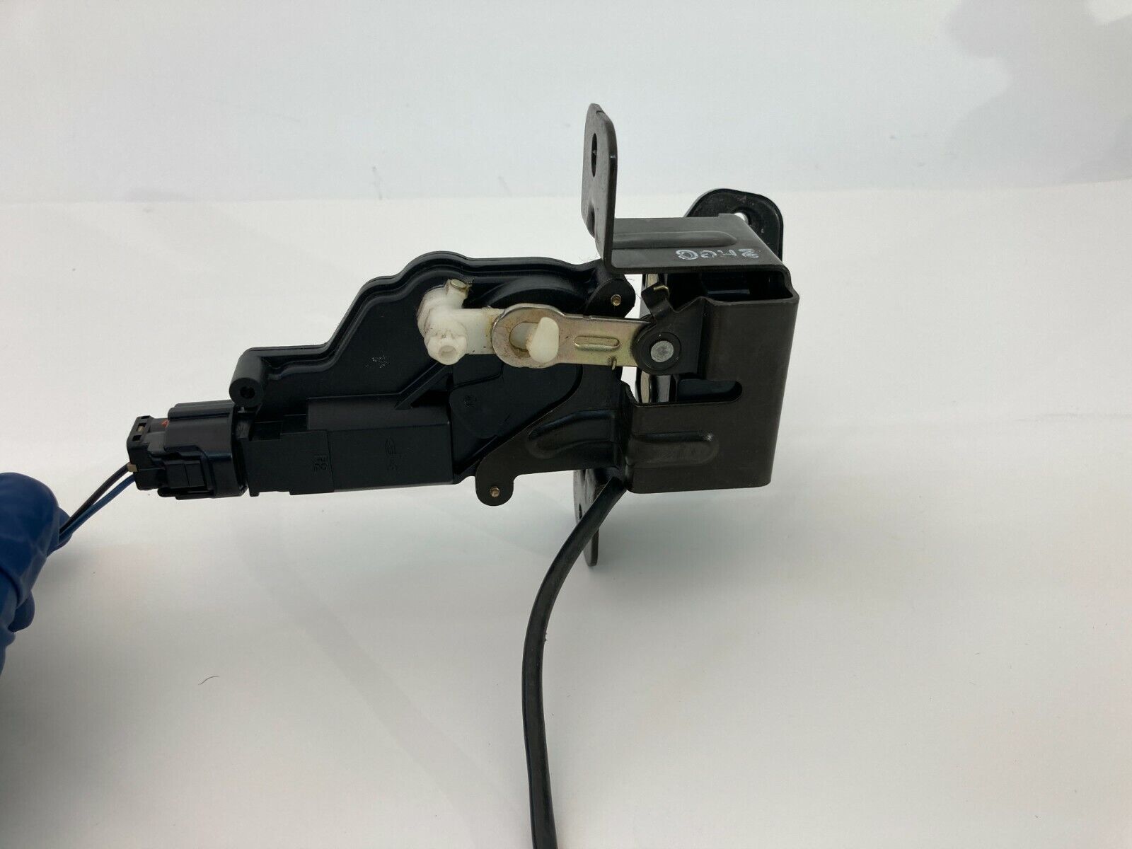 Used Kia Sorento Rear Tailgate Upper Glass Latch Lock