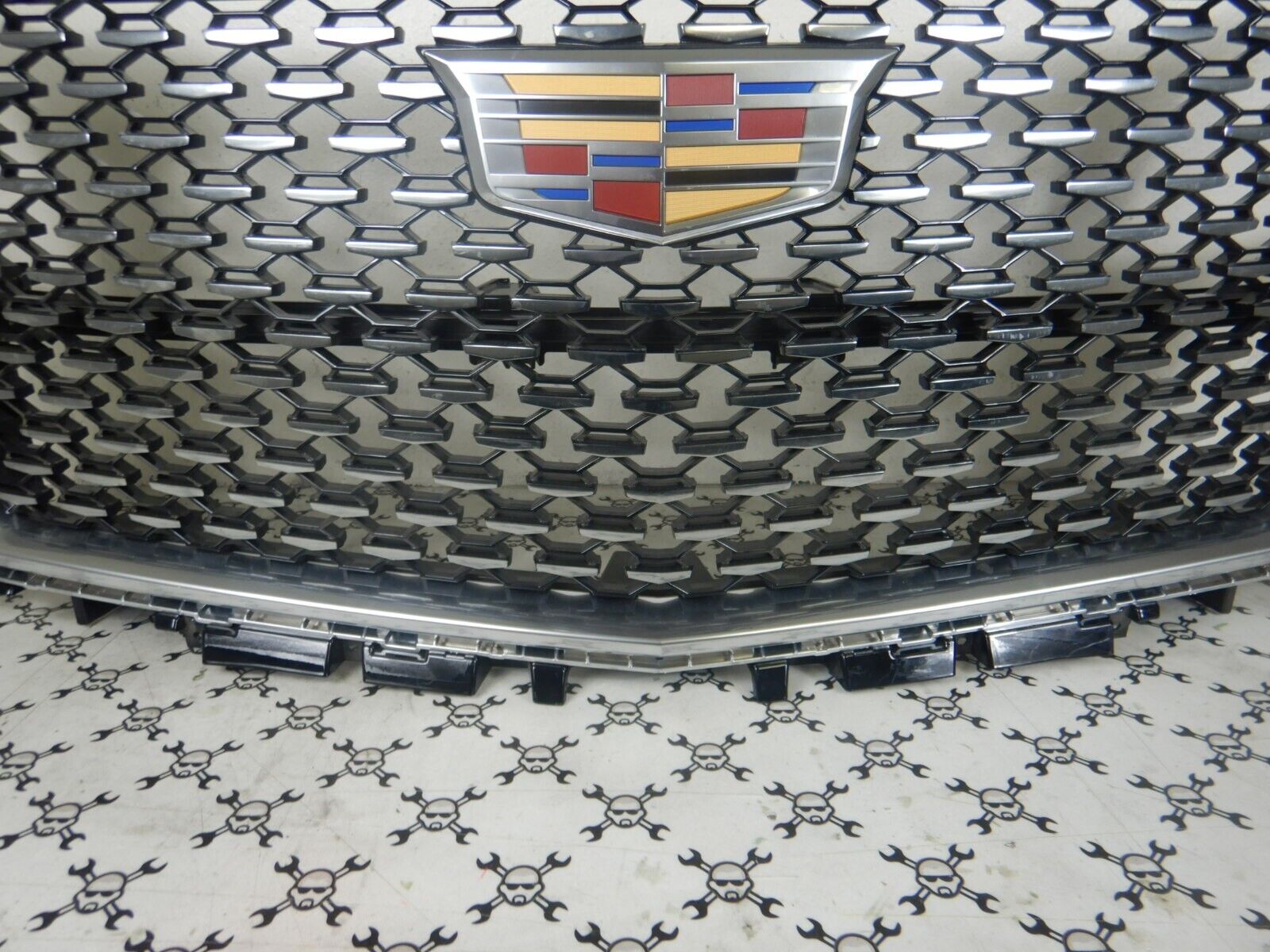 Used 2021 2023 Cadillac Escalade Grill Grille Oem For Sale 84830289