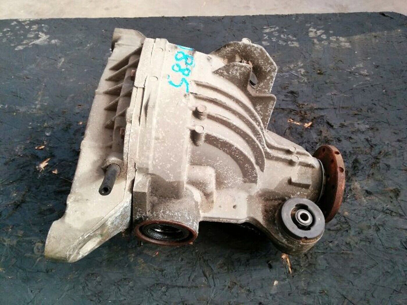 Used 2003-2005 Ford Explorer Rear Axle Differential Carrier 3.73 Ratio 2003 Ford Explorer Rear Differential Fluid Change