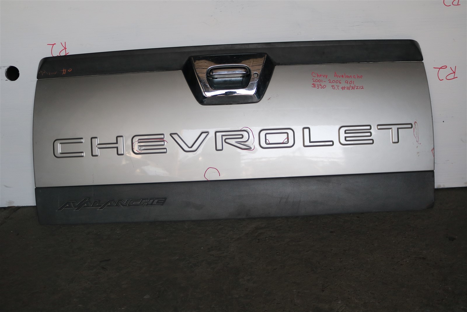 Used 200120022006200420052006 Chevrolet Avalanche Tailgate for Sale