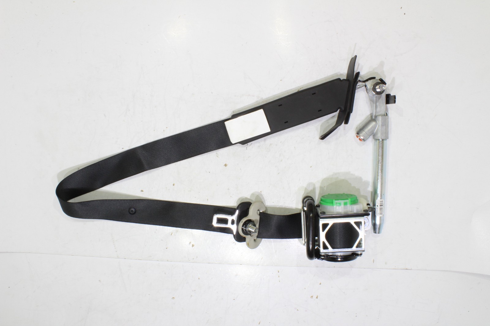 Used 20142017 Nissan Rogue Driver Seat Belt Pretensioner (black) Oem