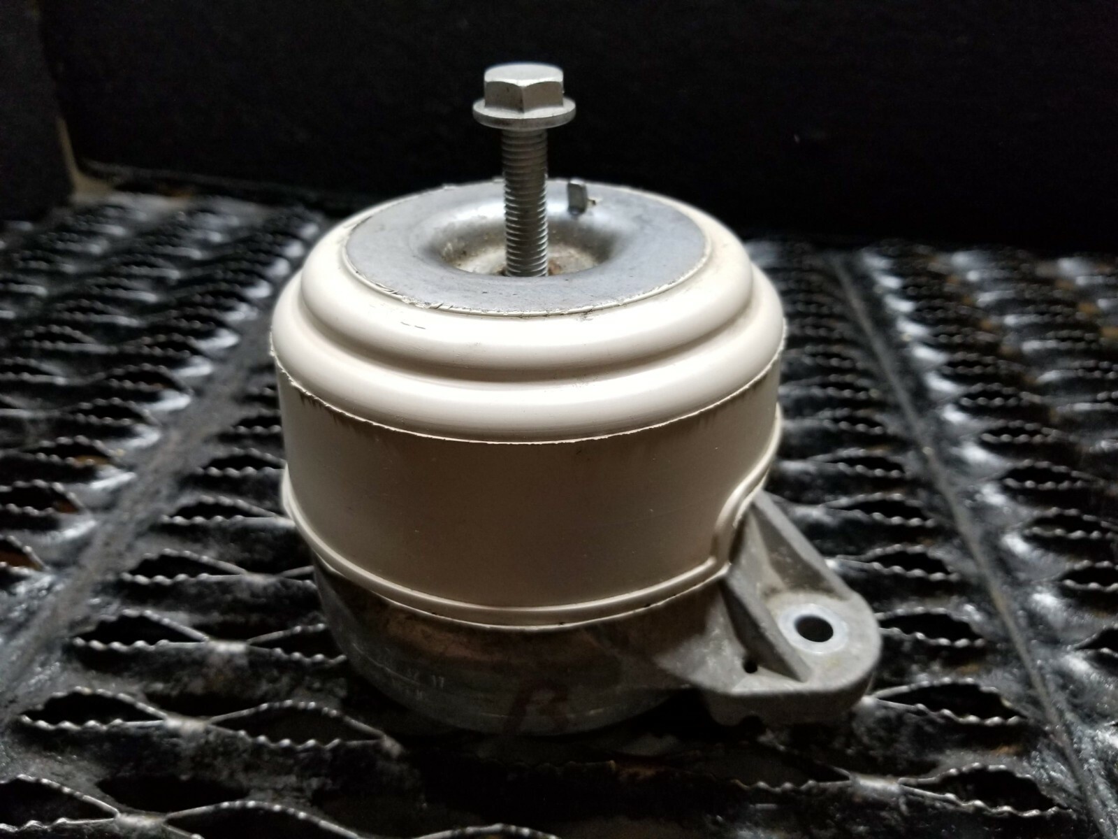 Used 20102013 Mercedes W212 E350 Engine Motor Mount A2122403217 Oem