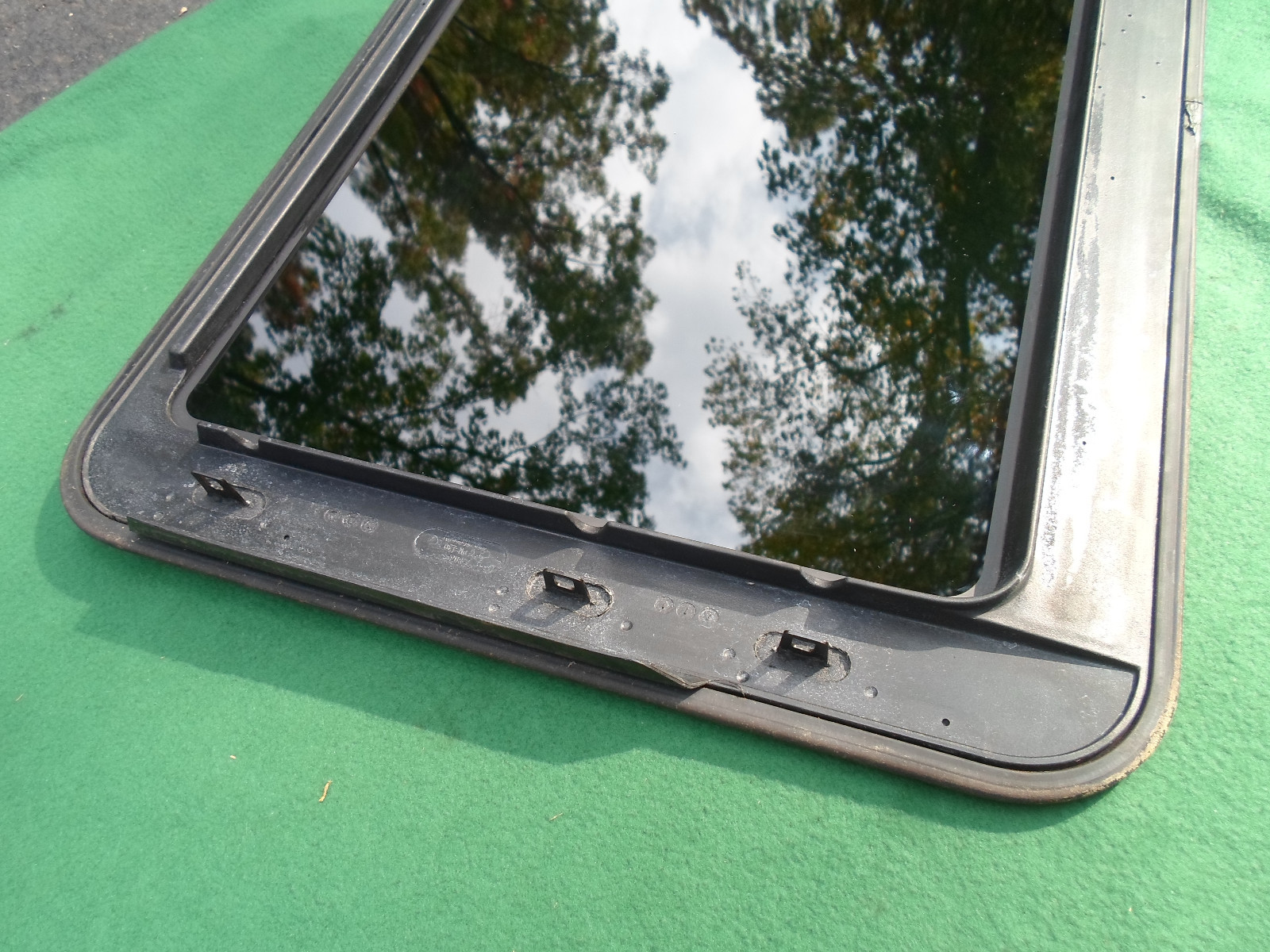 Used 2004 Dodge Durango Year Specific Sunroof Glass Panel Oem Free