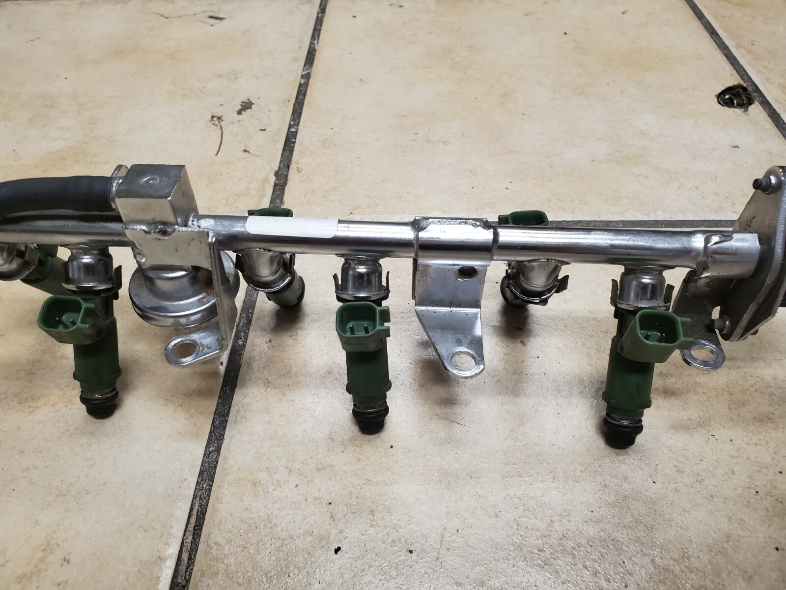 Used 20012002 Jaguar Stype V6 3.0 Fuel Rail Fuel Injectors for Sale