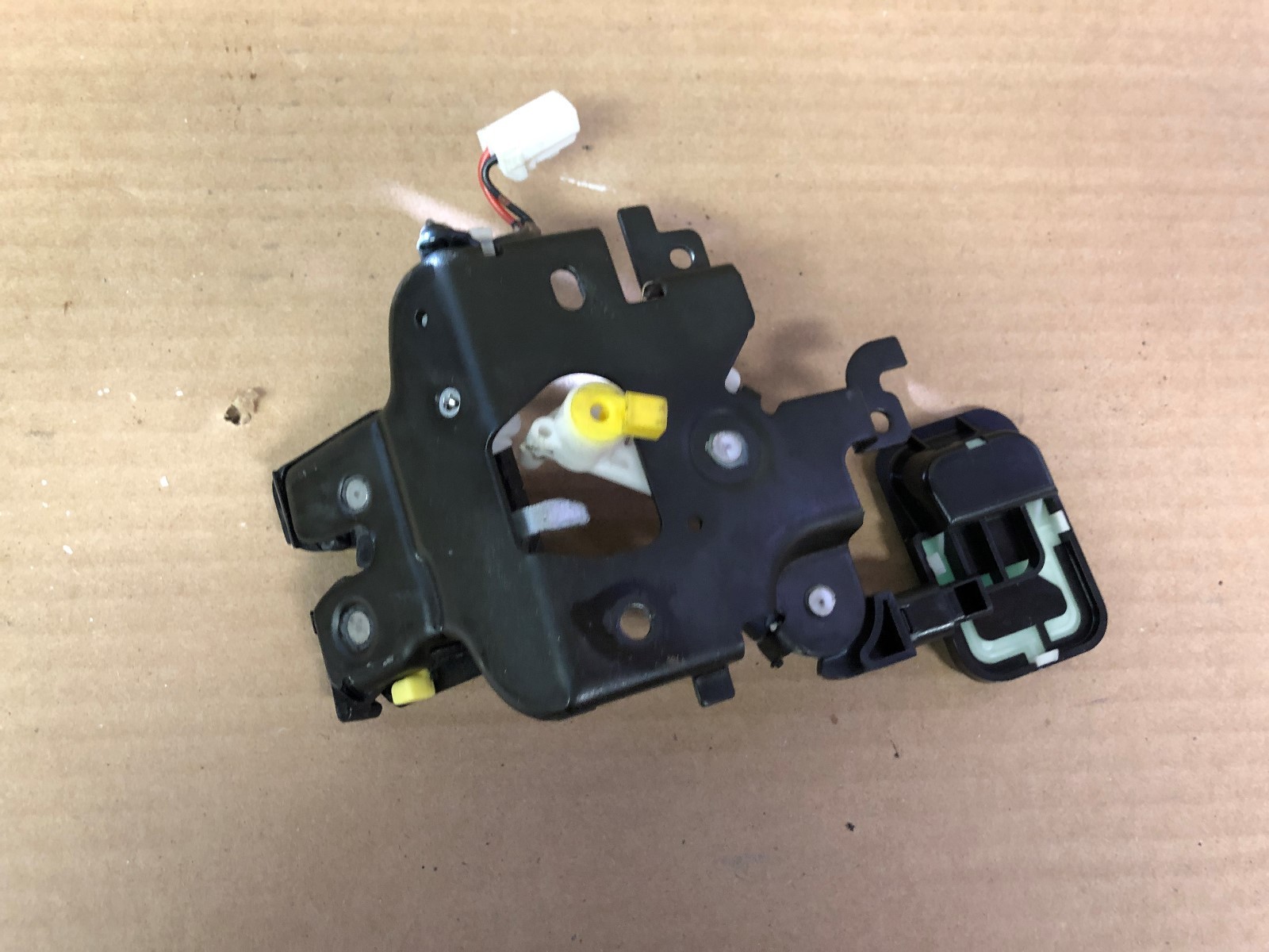 used-mazda-3-trunk-lids-and-related-parts-for-sale