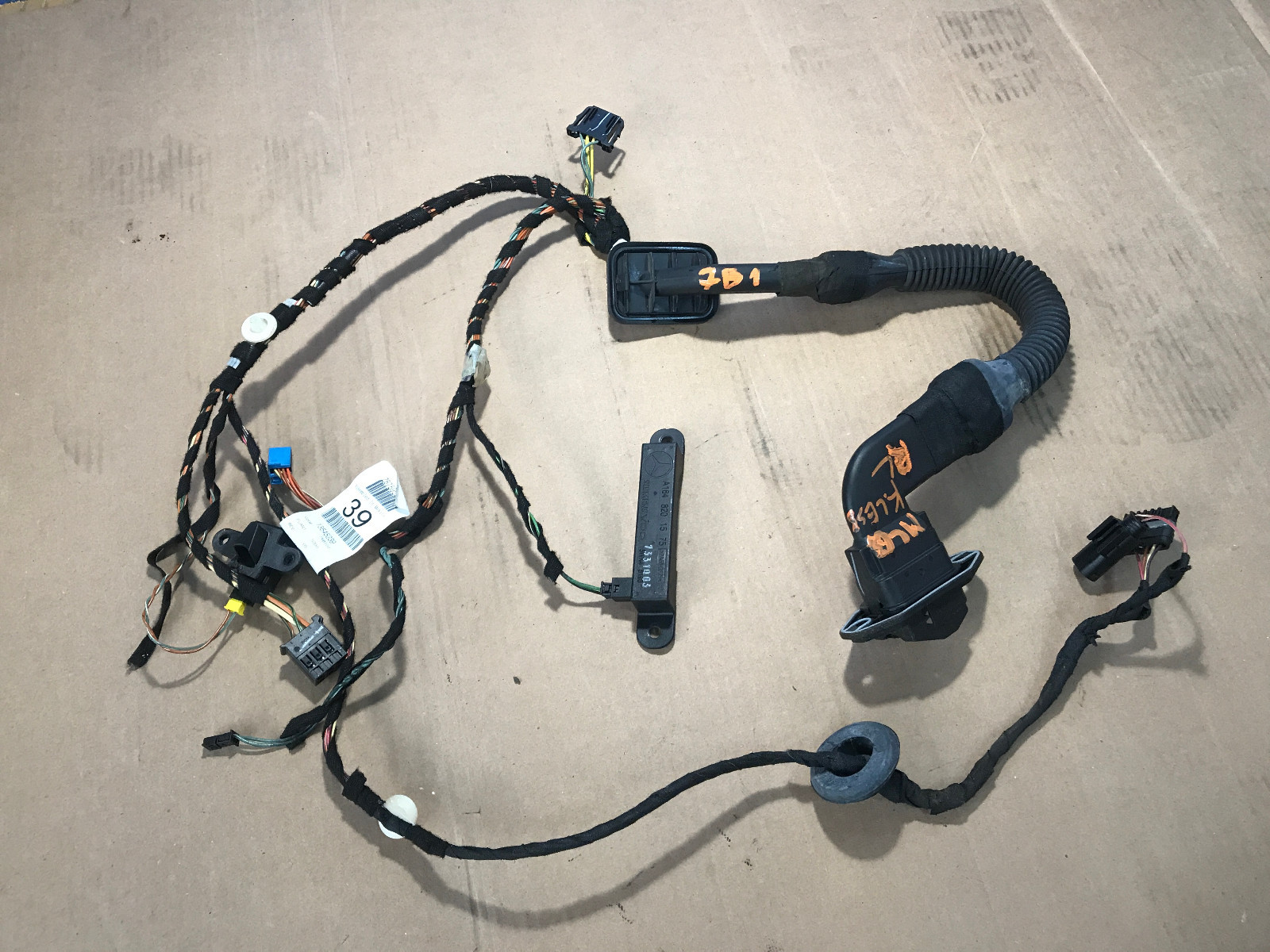 Used 2010 Mercedes-Benz ML350 Interior Door Panels and Parts for Sale