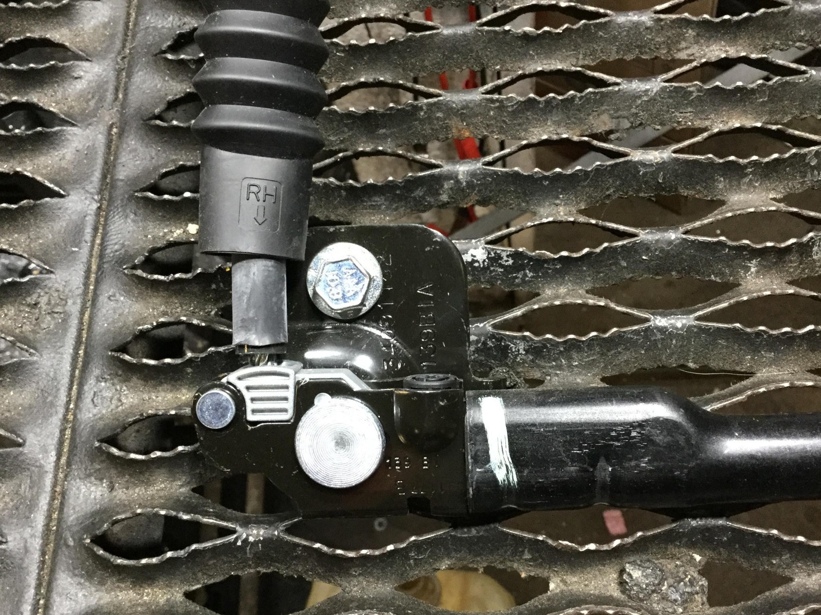 Used 20112014 Hyundai Sonata Front Right Pass Seat Belt Buckle