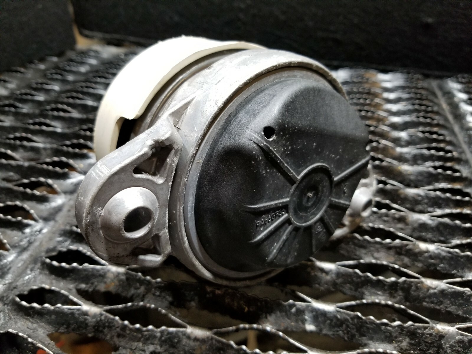 Used 20102013 Mercedes W212 E350 Engine Motor Mount A2122403217 Oem