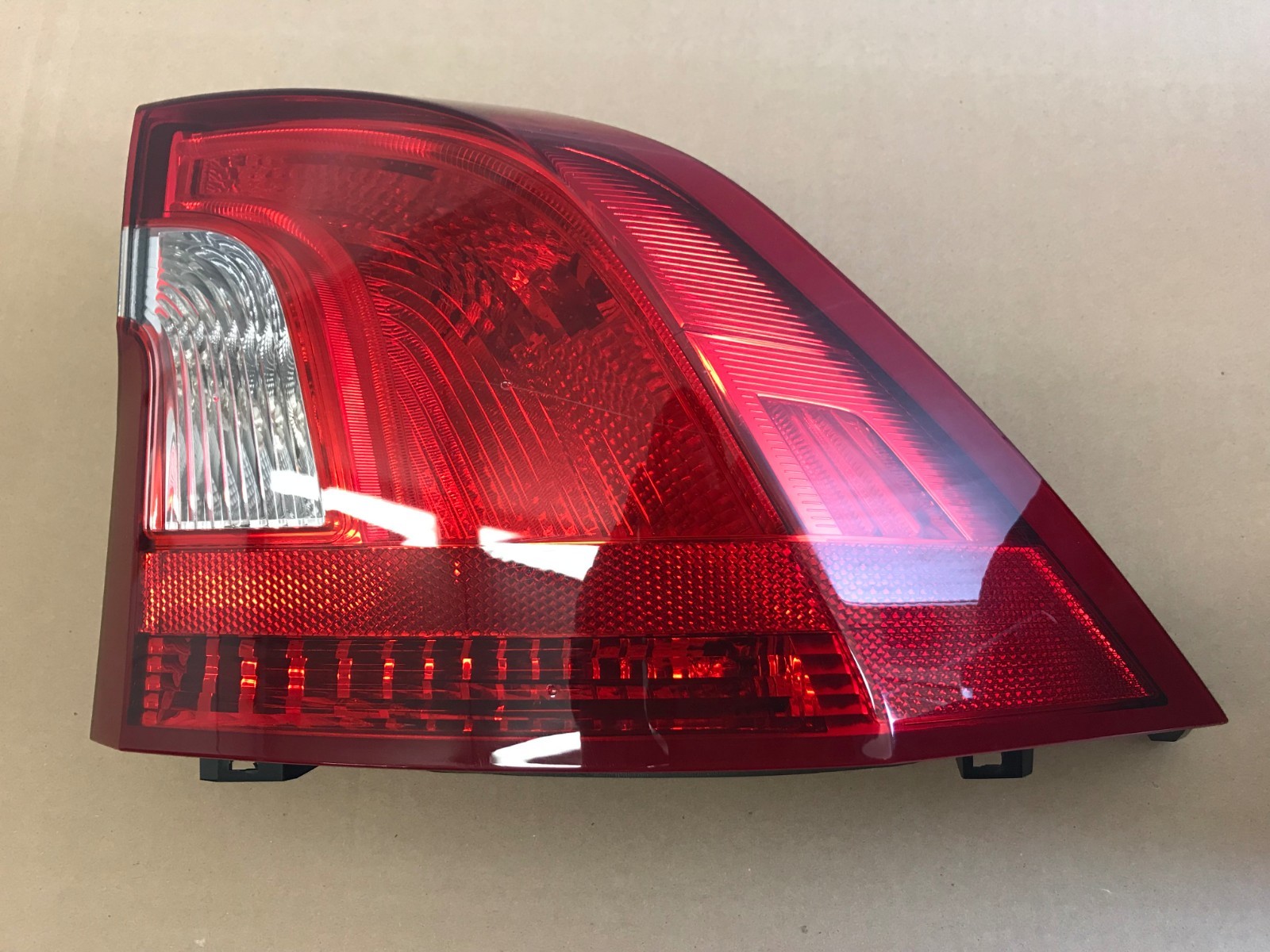 Used 1117 Volvo S60 Right Rear Tail Light Assembly 31395931 for Sale