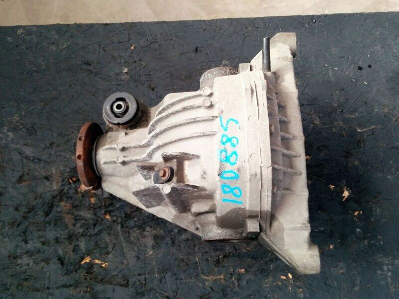 Used 2003-2005 Ford Explorer Rear Axle Differential Carrier 3.73 Ratio 2003 Ford Explorer Rear Differential Fluid Change