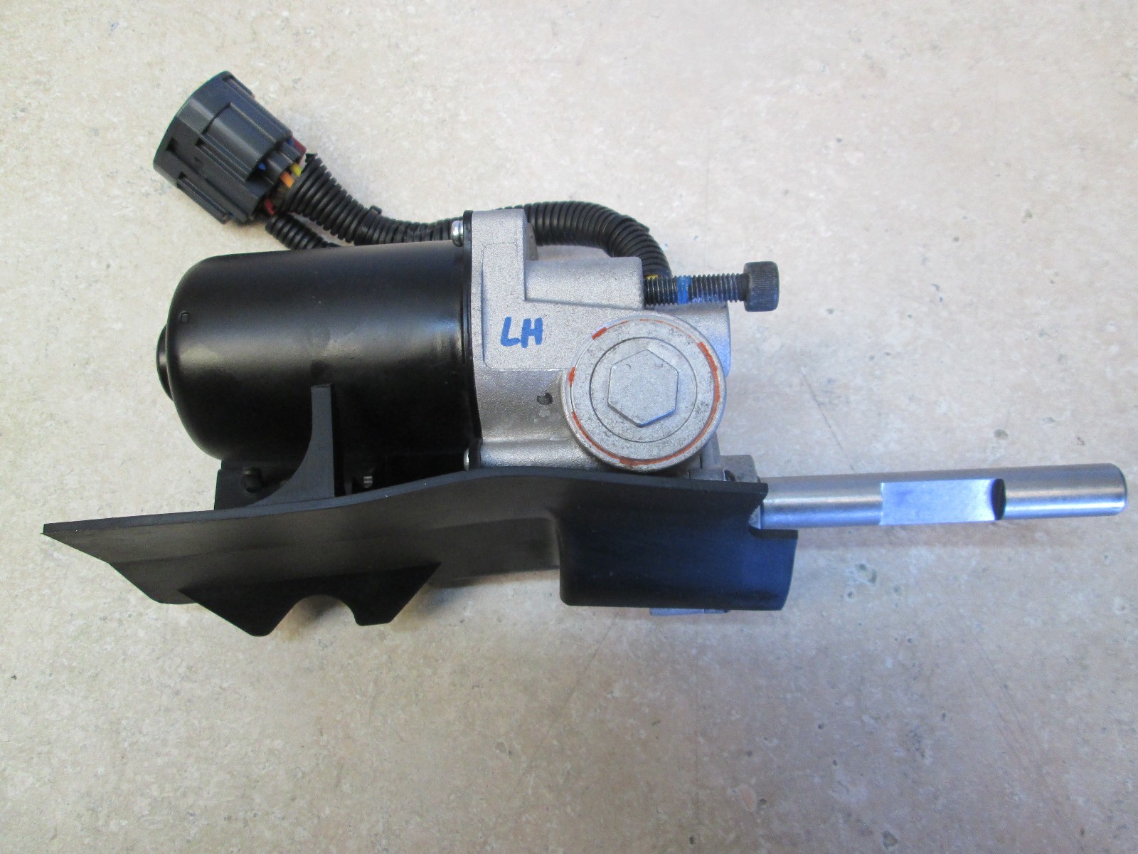 Used 20152016 Gm Oem Retractable Power Running Board Motor, Left