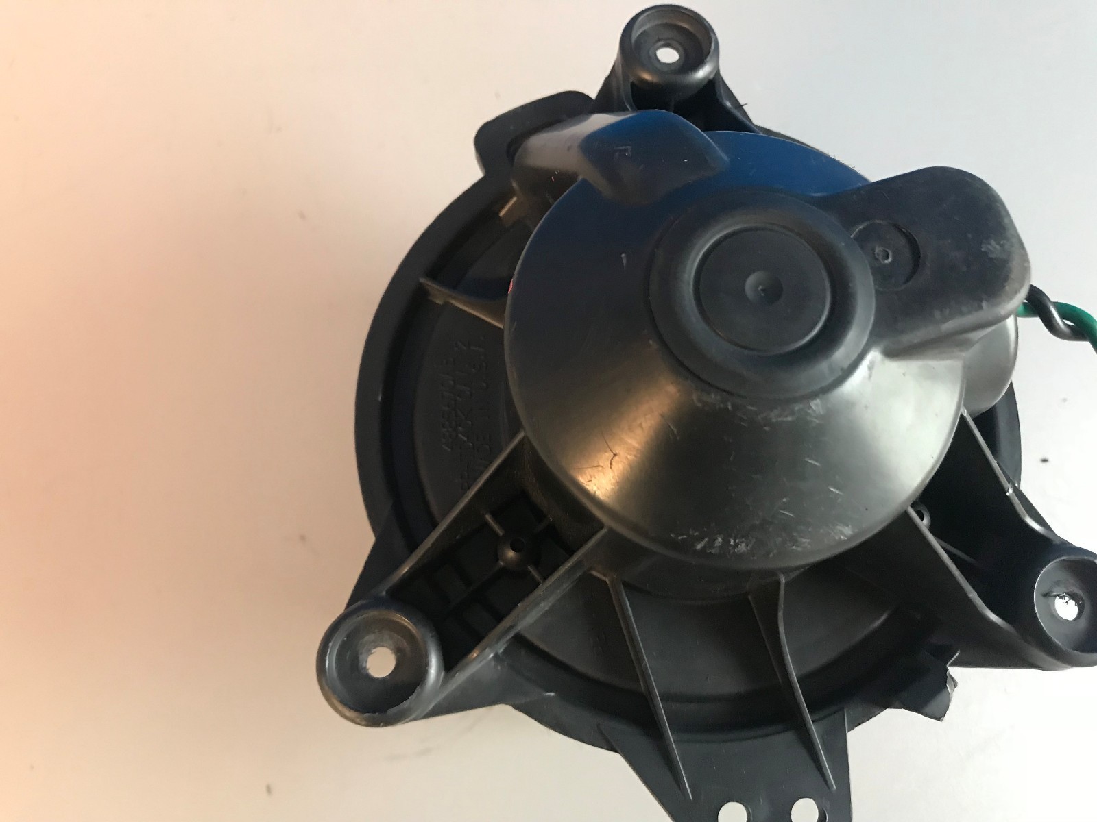 Used 2003 Dodge Durango Heater Control Valve and Related Components for