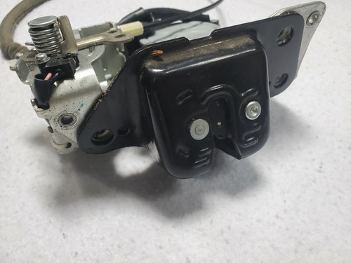 Used 2009 - 2018 Chrysler Town & Country Liftgate Tailgate Power Lock