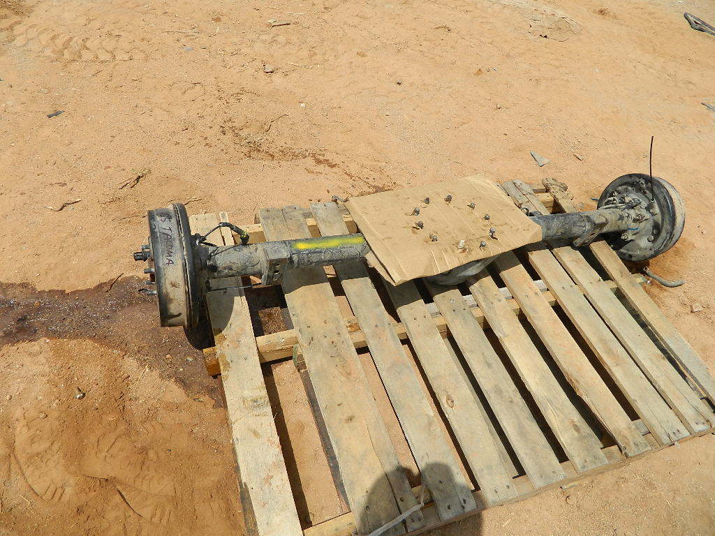 Used Toyota Rear End Differential Axle Carrier Housing With