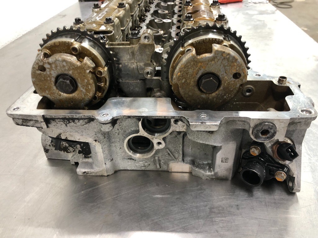 Used Bmw E88 E92 E60 135 335 535 N54 Engine Cylinder Head Assembly Unit Oem for Sale 7588247 7