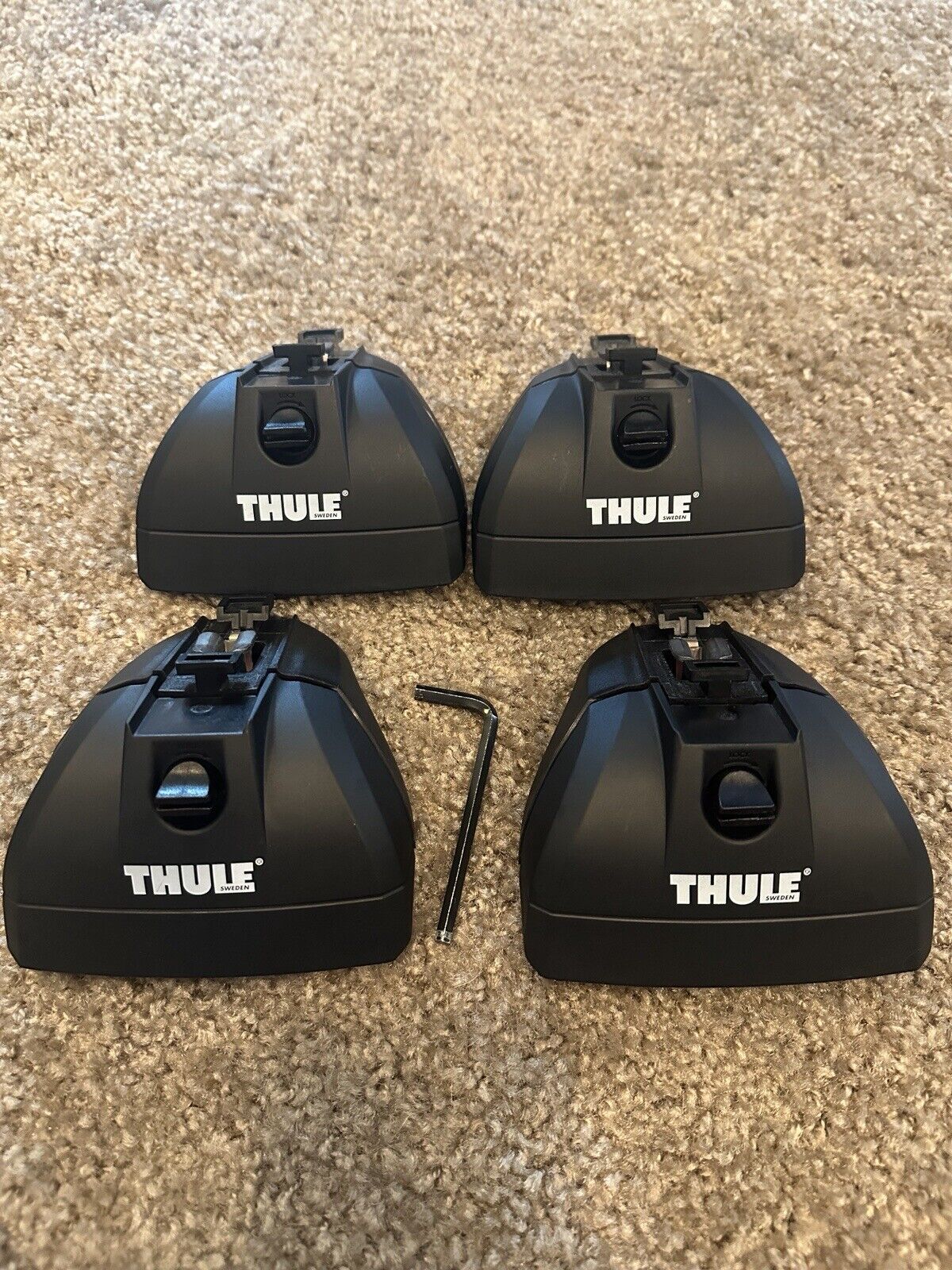 Used Thule 460r Rapid Podium Foot Pack (set Of 4) for Sale | 460