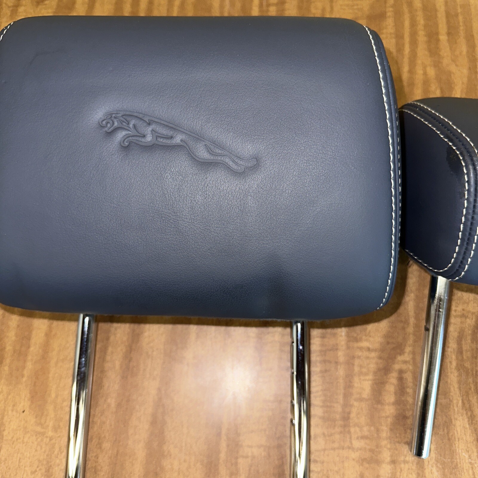 Used 1018 Jaguar Xj Xjl Xjr X351 Rear Right Or Left Side Headrest W