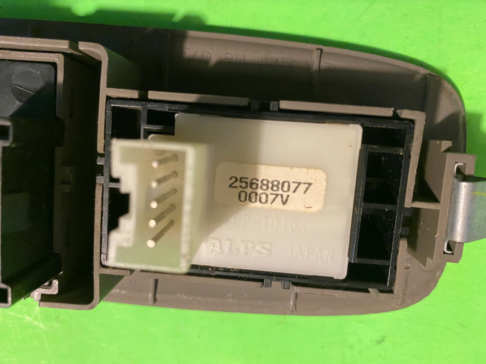 Used 0005 Cadillac Deville Power Window Switch & Heated Seat Ashtray