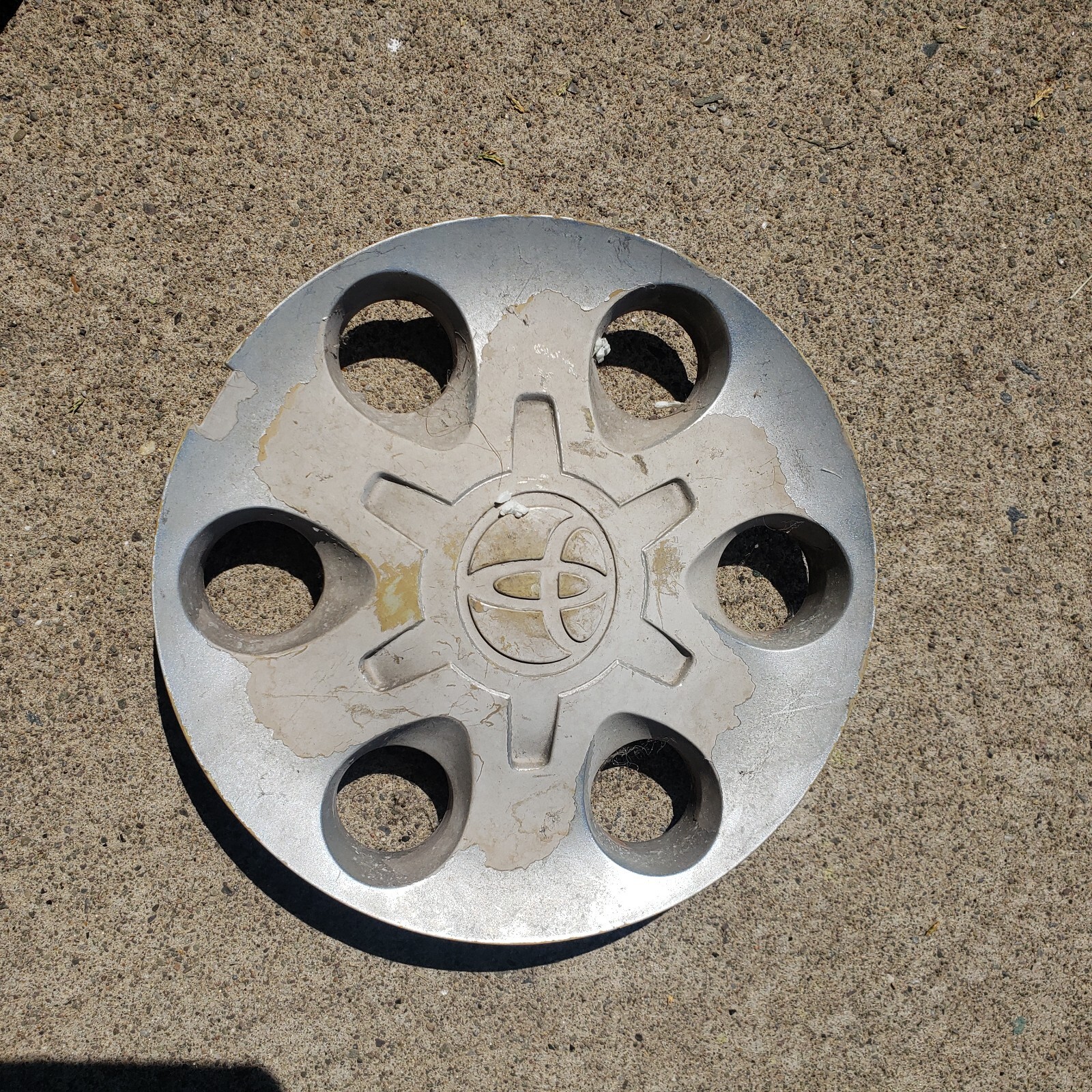 For Parts Or Not Working Broken Toyota Tundra Wheel Center Cap