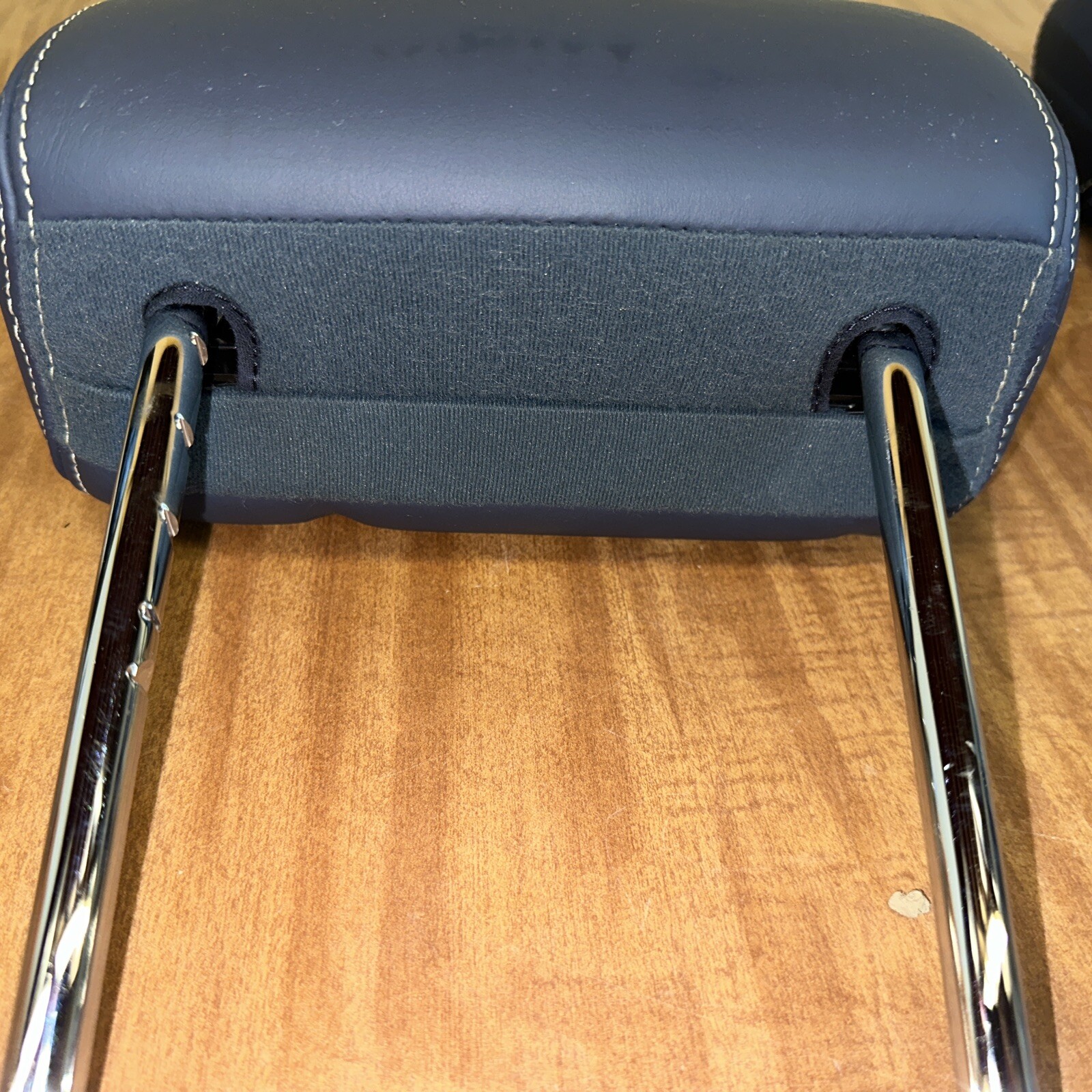 Used 1018 Jaguar Xj Xjl Xjr X351 Rear Right Or Left Side Headrest W