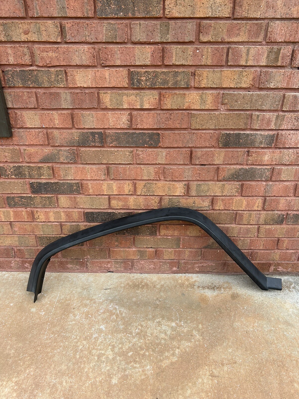 2003-2009 Hummer H2 Front Left Fender Flare Wheel Arch Molding 15132309 main image 1