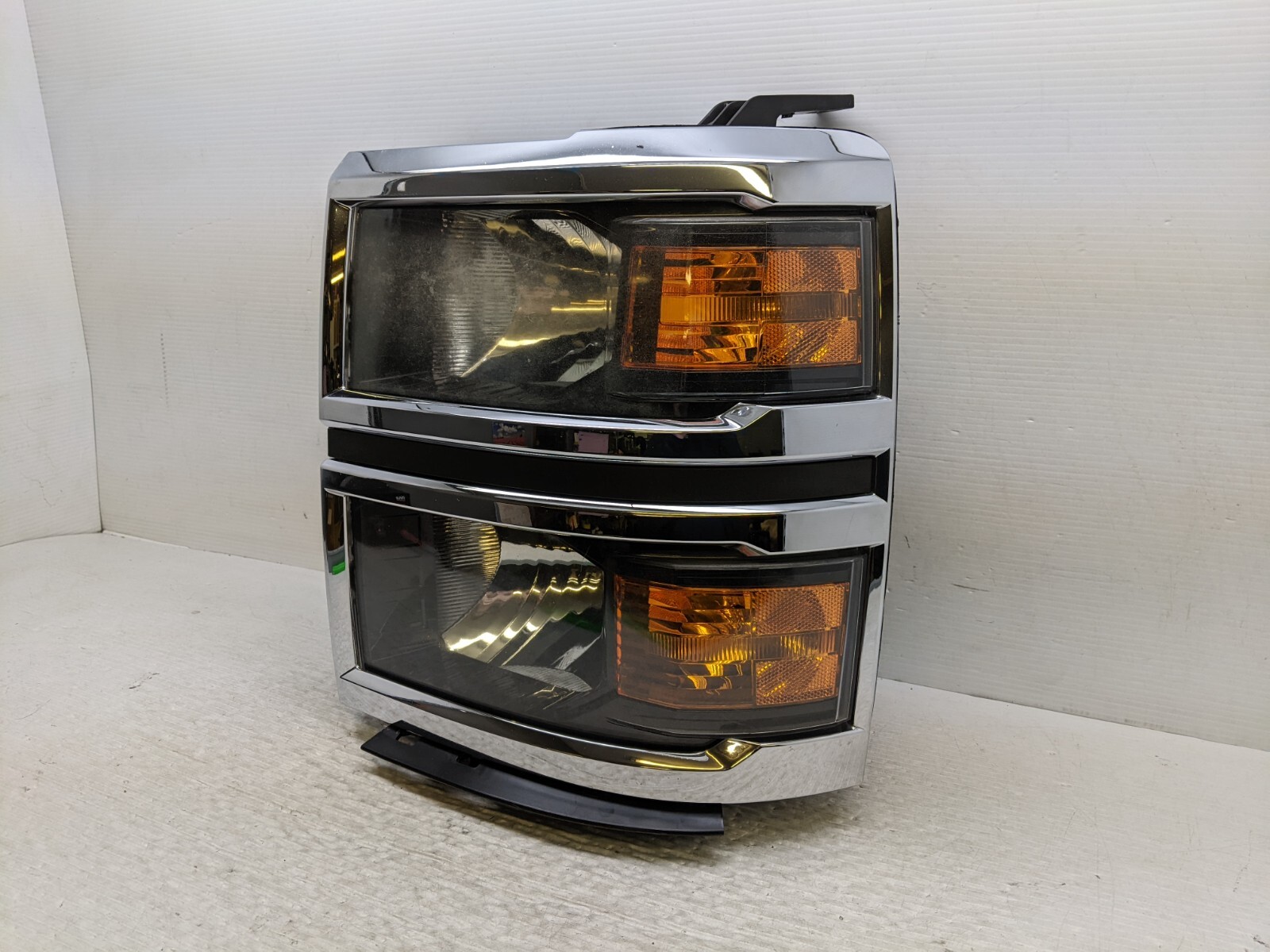 Used Oem 20142015 Chevrolet Silverado 1500 Left Headlight Halogen