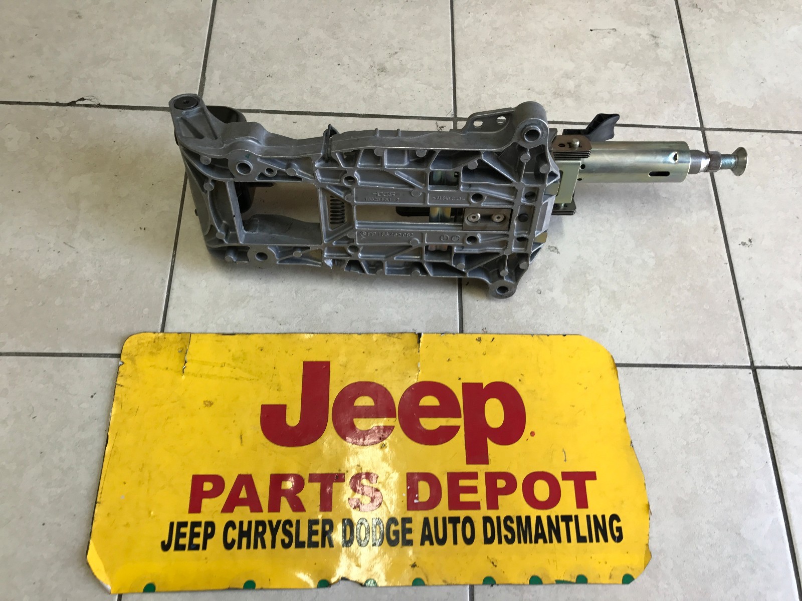 Used 2011 2013 Jeep Grand Cherokee Steering Column Oem 05057980af for