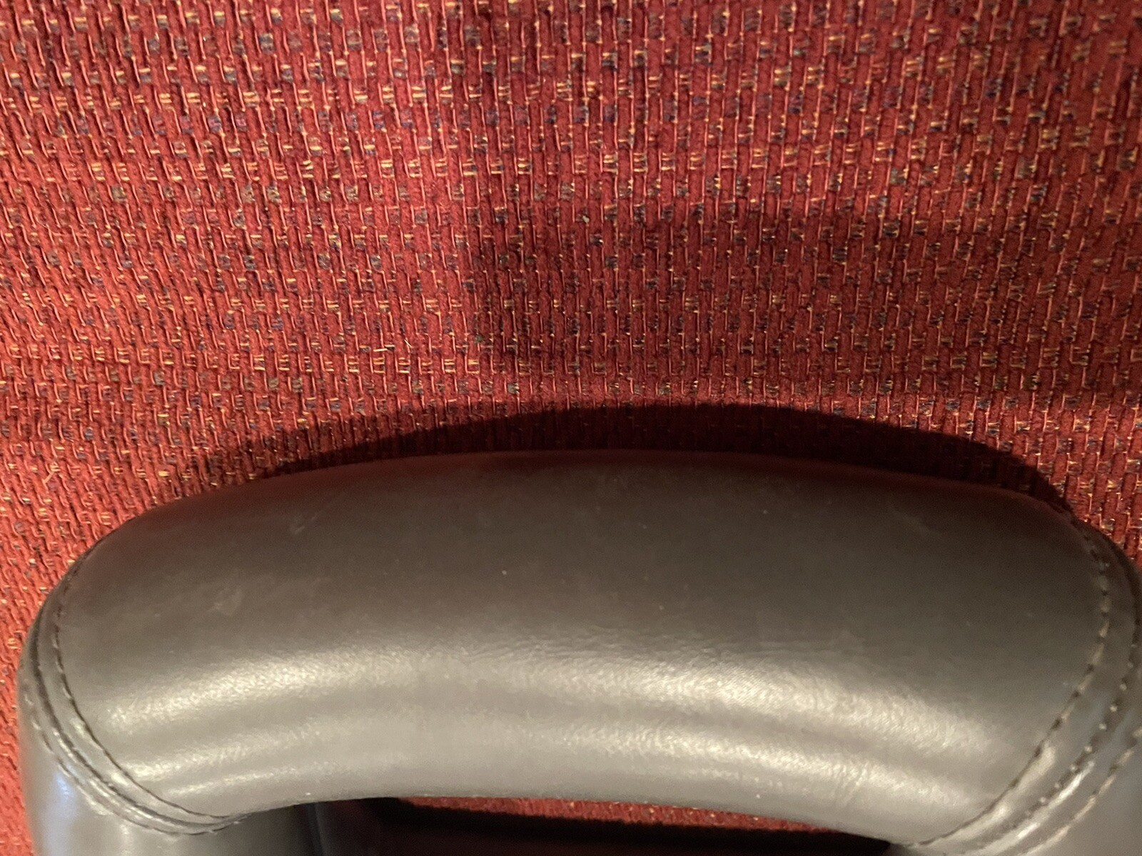 Used 9804 Buick Regal / 9802 Oldsmobile Intrigue Leather Headrest