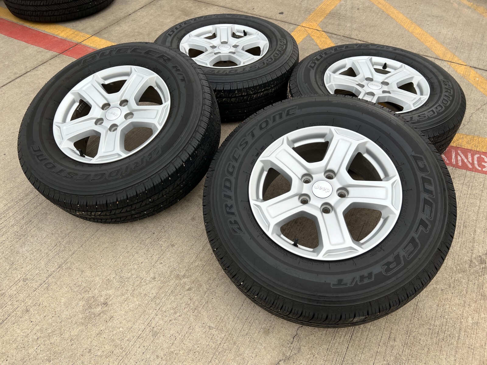 Used 17" Jeep Wrangler Rubicon Oem Wheels Rims 9216 Gladiator 20202023