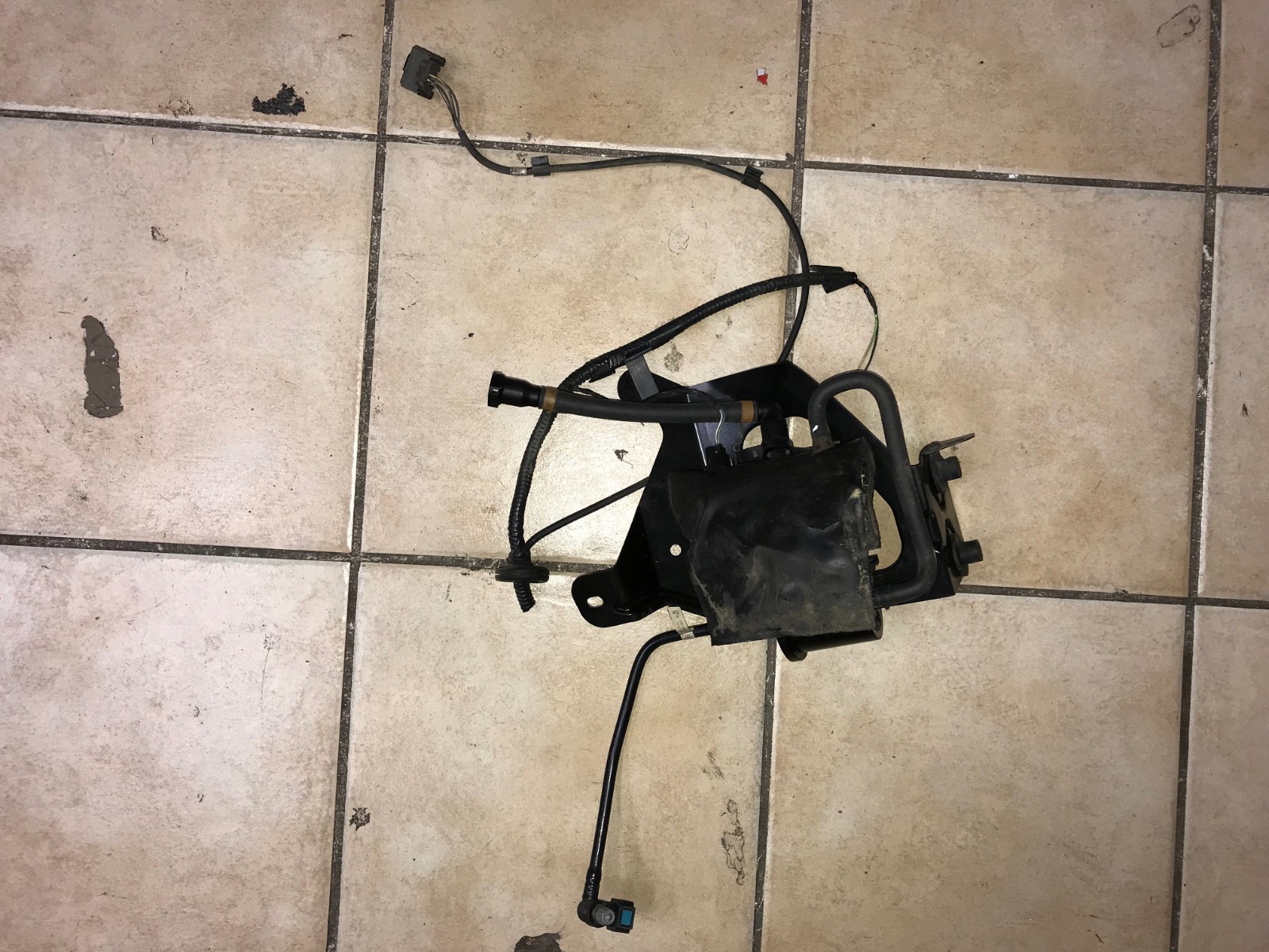 Used 20032006 Jaguar Xk8 Purge Valve 3w839c915aa for Sale 3W839C915AA