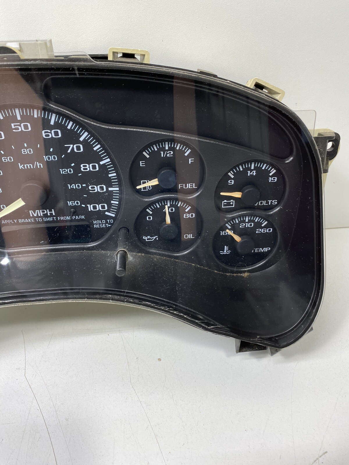 Used 2004 Chevy Silverado 2500 Instrument Cluster 15059383 for Sale