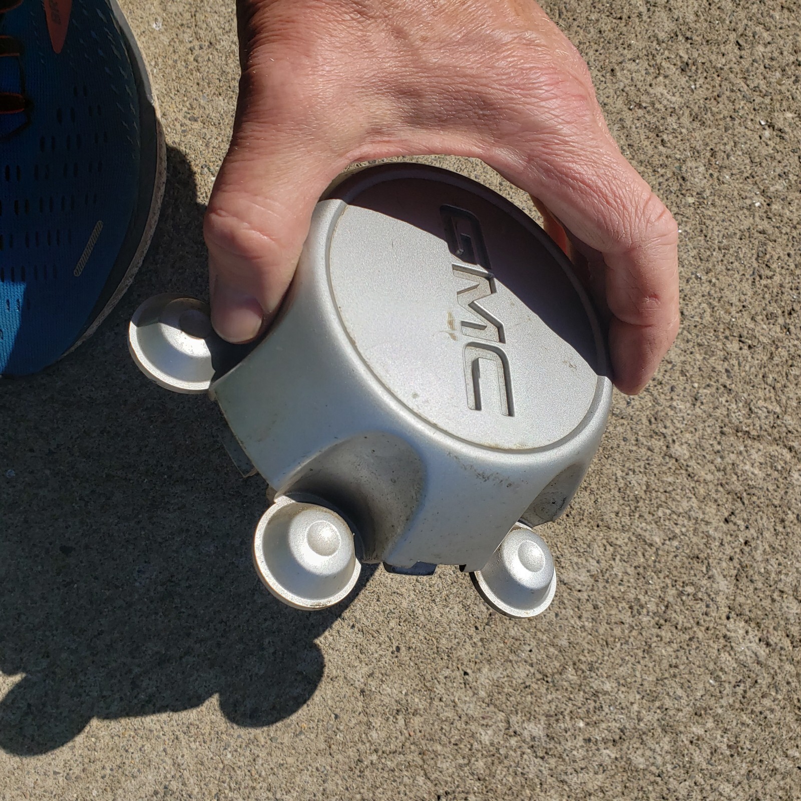 Used ****oem Gmc Canyon Wheel Center Cap Hubcap 20042008 9595550 15" for Sale 9595550