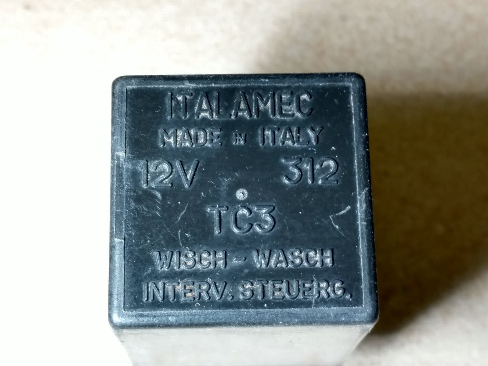 Used Vw Audi Wiper Interval Relay Oem 431955531 for Sale 431955531