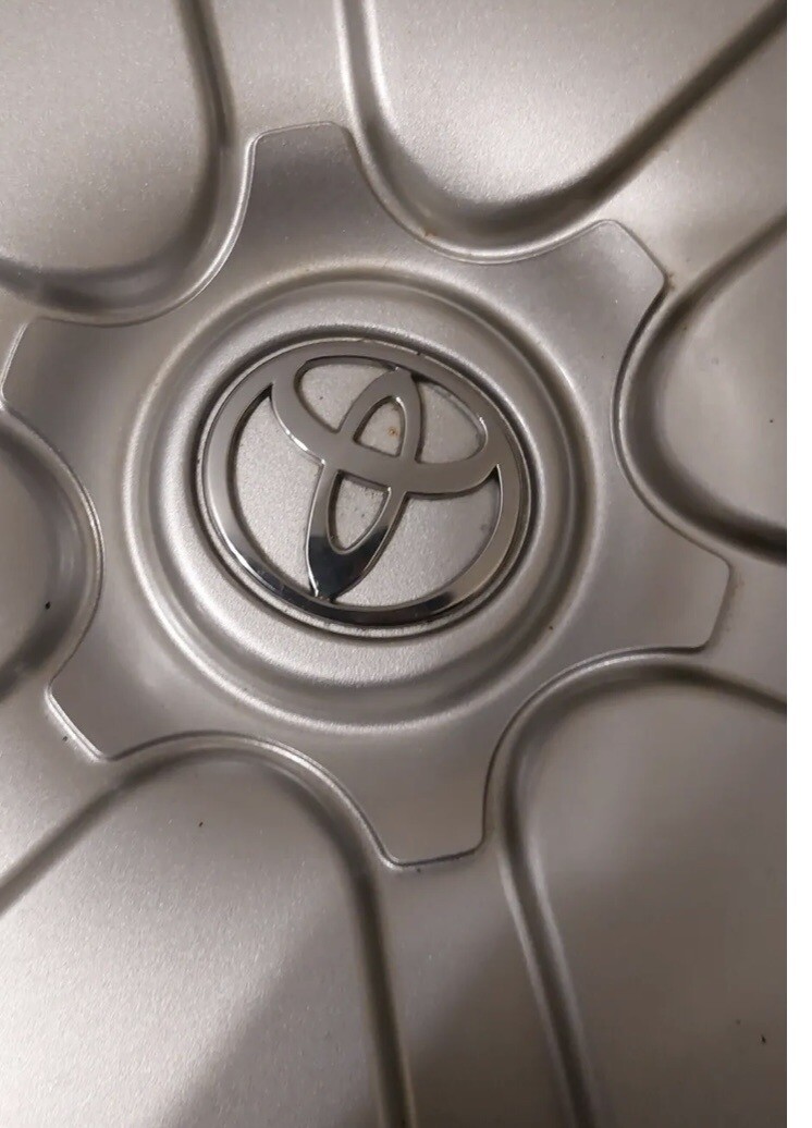 Used Oem 2004 2022 Toyota Sienna 16" Hubcap Wheel Cover 42621ae031