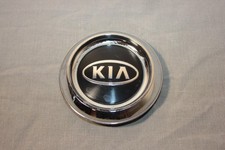 2006 Kia Sorento OEM chrome alloy wheel center cap 52960-3E020