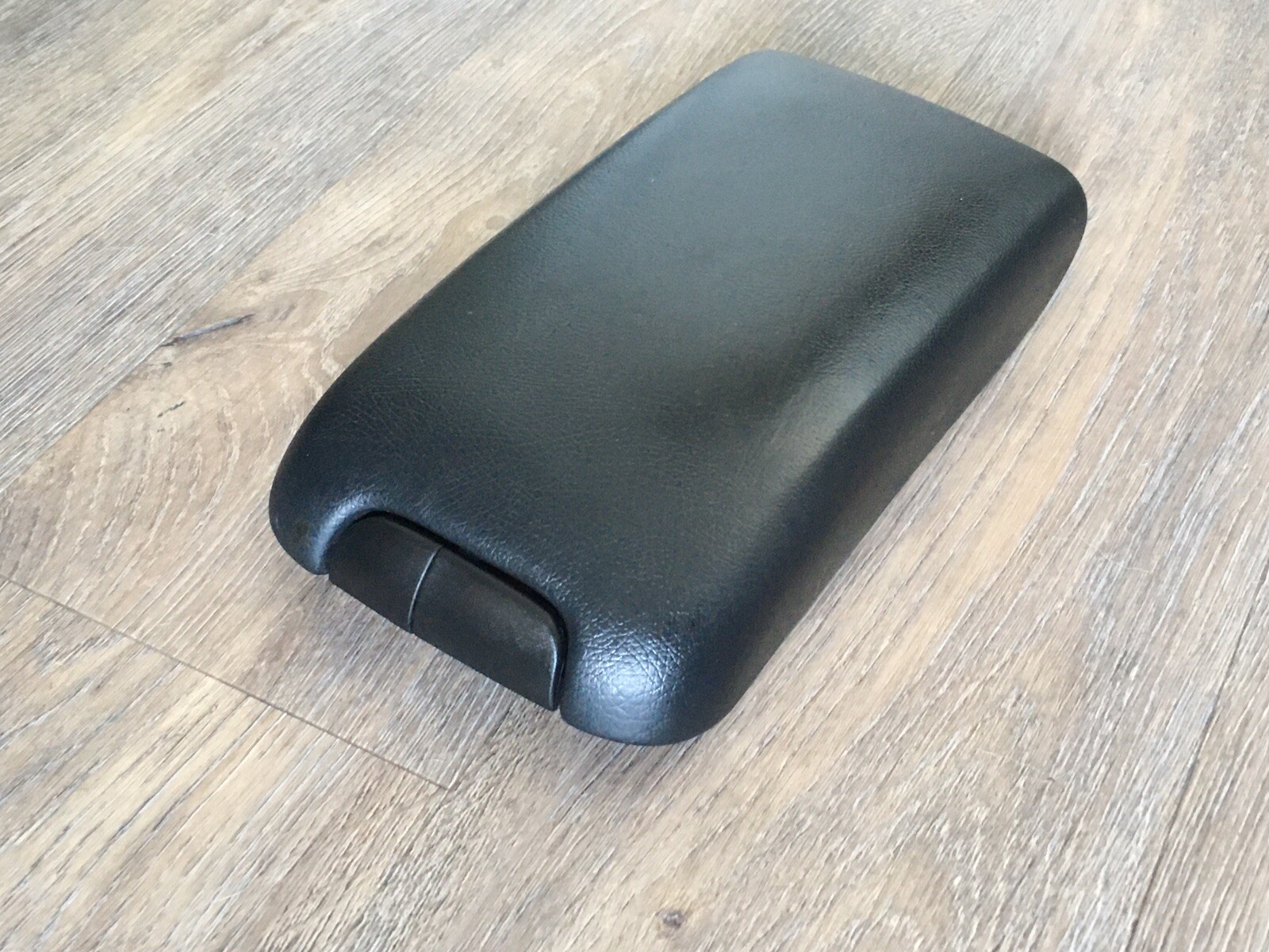 Used 20052007 Mercedes C230 C240 W203 Center Console Lid Armrest Black Oem for Sale 2005 2006
