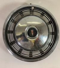 1973 1973-1974 1974 Pontiac Hubcap Grand Prix LeMans Safari Catalina Bonneville
