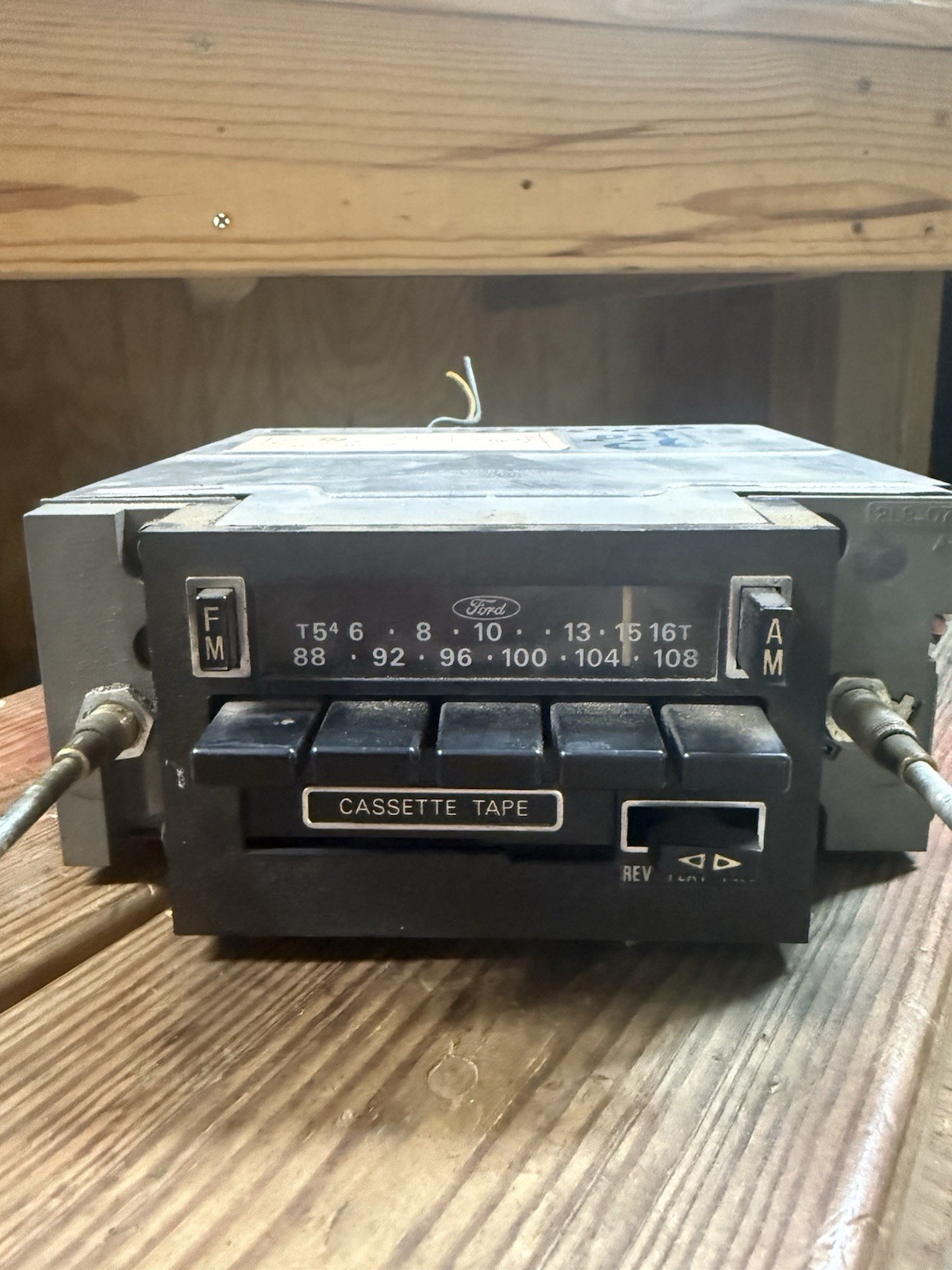Genuine Ford AM/FM Radio Tuner - Part # 3F2T-19B131-AA For 1998-2002 E-Series, F-150, Ranger | Tested & Working