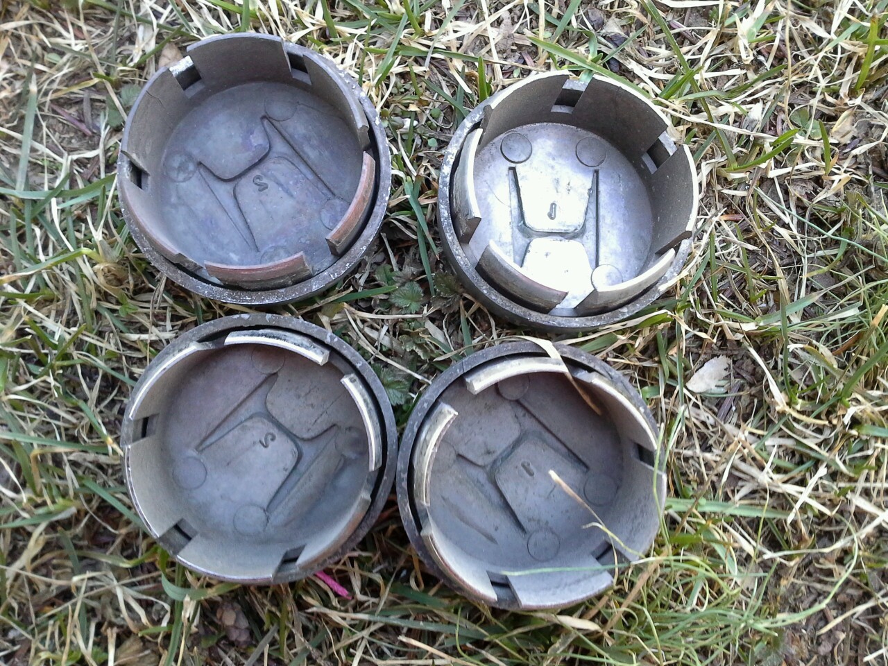 Used 1989 Honda Civic Crx Center Wheel Cap Set Of 4 for Sale