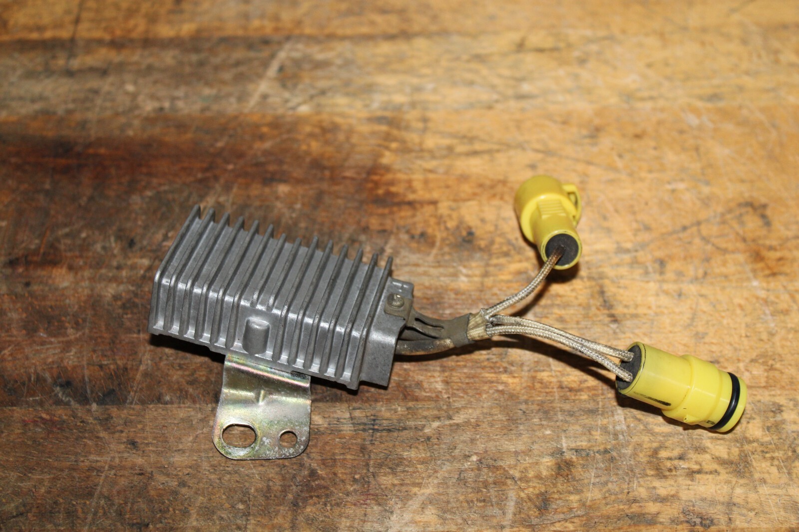 Used 1988 Toyota Pickup 22re Efi Fuel Injector Resistor Module 28515