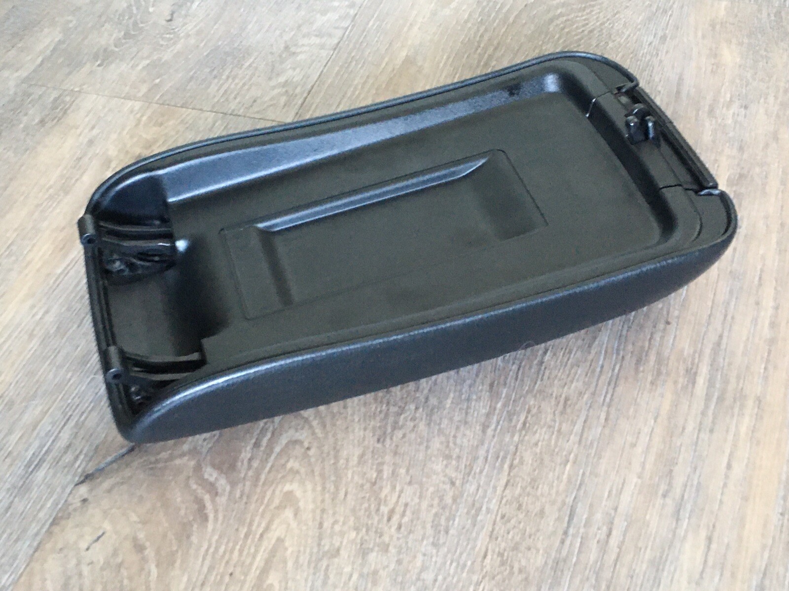 Used 20052007 Mercedes C230 C240 W203 Center Console Lid Armrest Black Oem for Sale 2005 2006