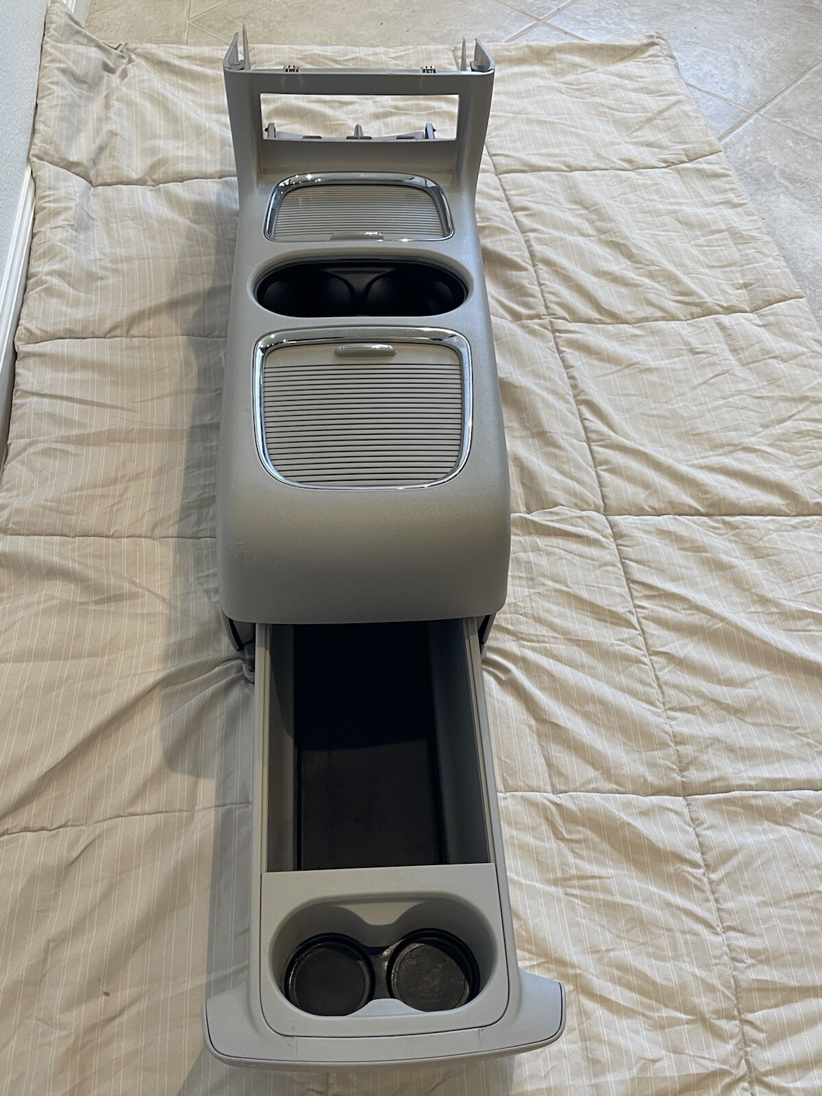 Used Middle Console Dodge Caravan 2017 2021 Oem Deluxe Front Console