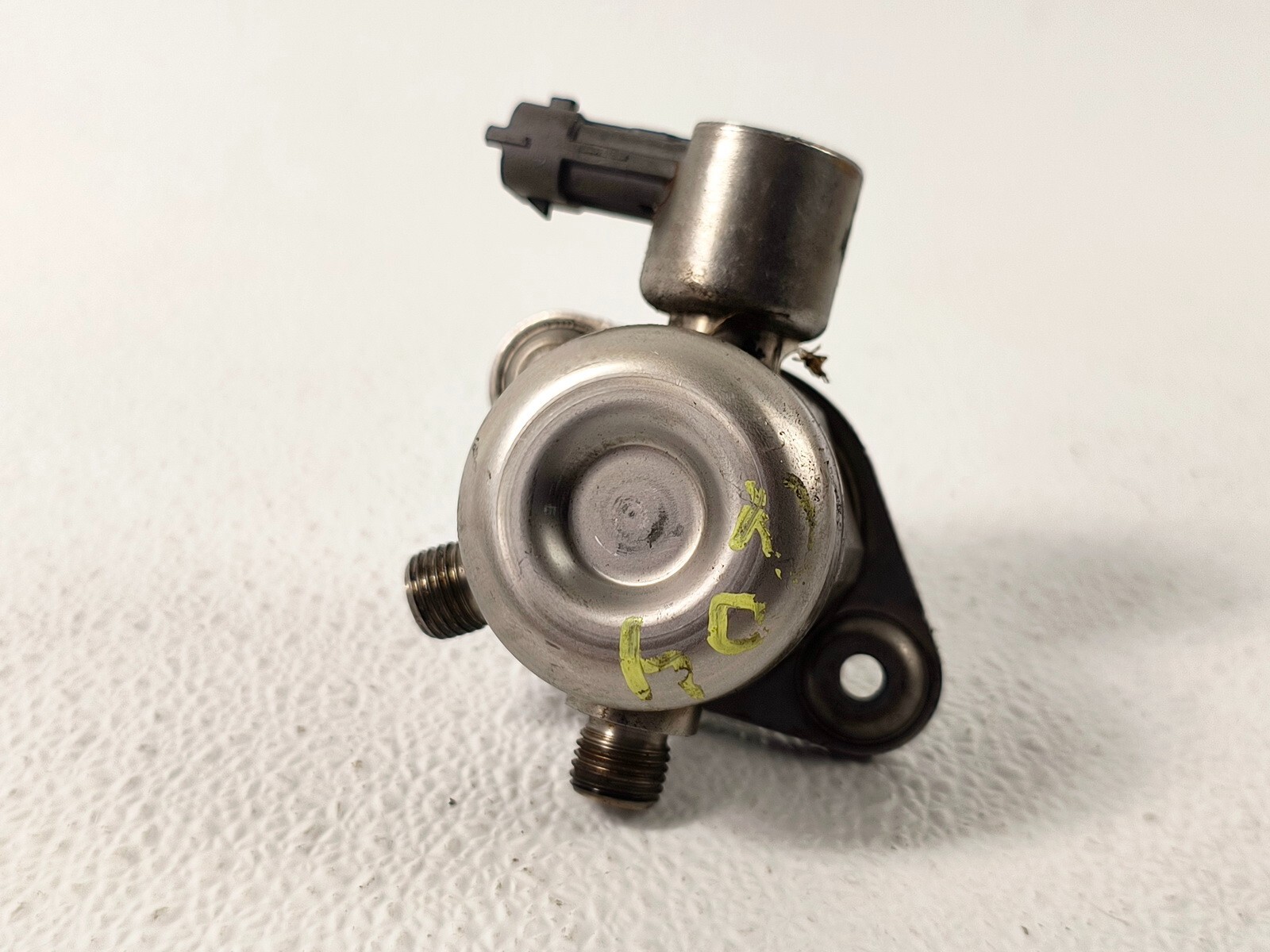thumbnail image 2 of OELINE Engine Water Pump For Jaguar Land Rover 3.0L 5.0L – 2010-2022 XE XF XJ XK Discovery, Belt Driven 2 of 5
