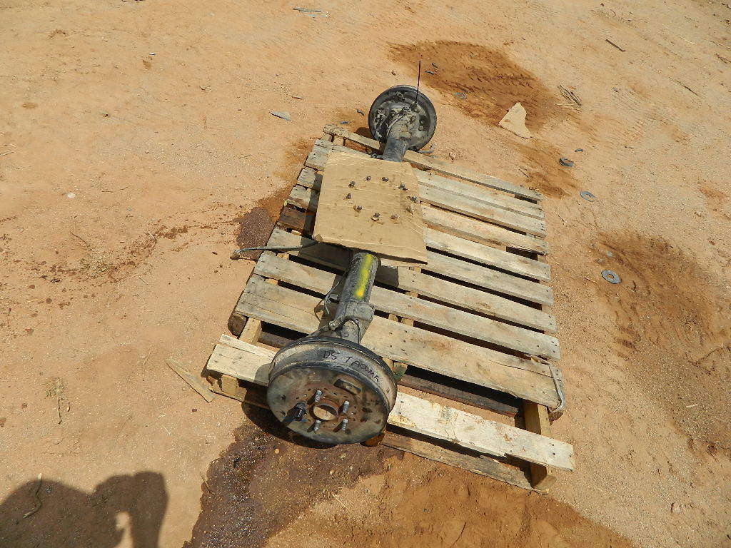 Used Toyota Rear End Differential Axle Carrier Housing With