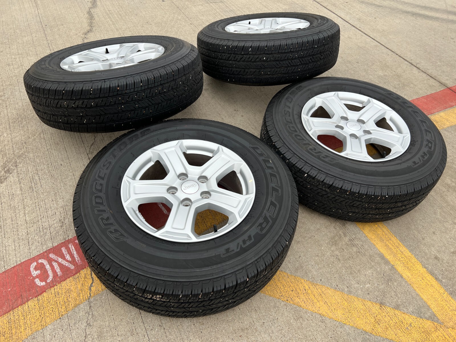 Used 17" Jeep Wrangler Rubicon Oem Wheels Rims 9216 Gladiator 20202023