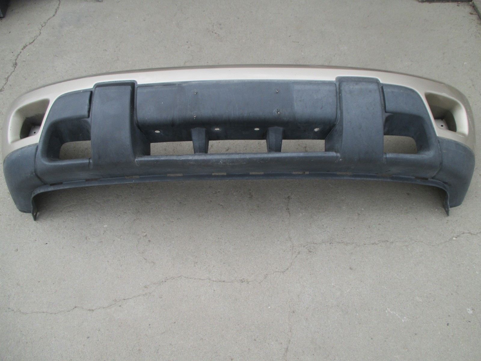 Used Chevrolet Trailblazer Ls Front Bumper Cover Oem 20032008 1005