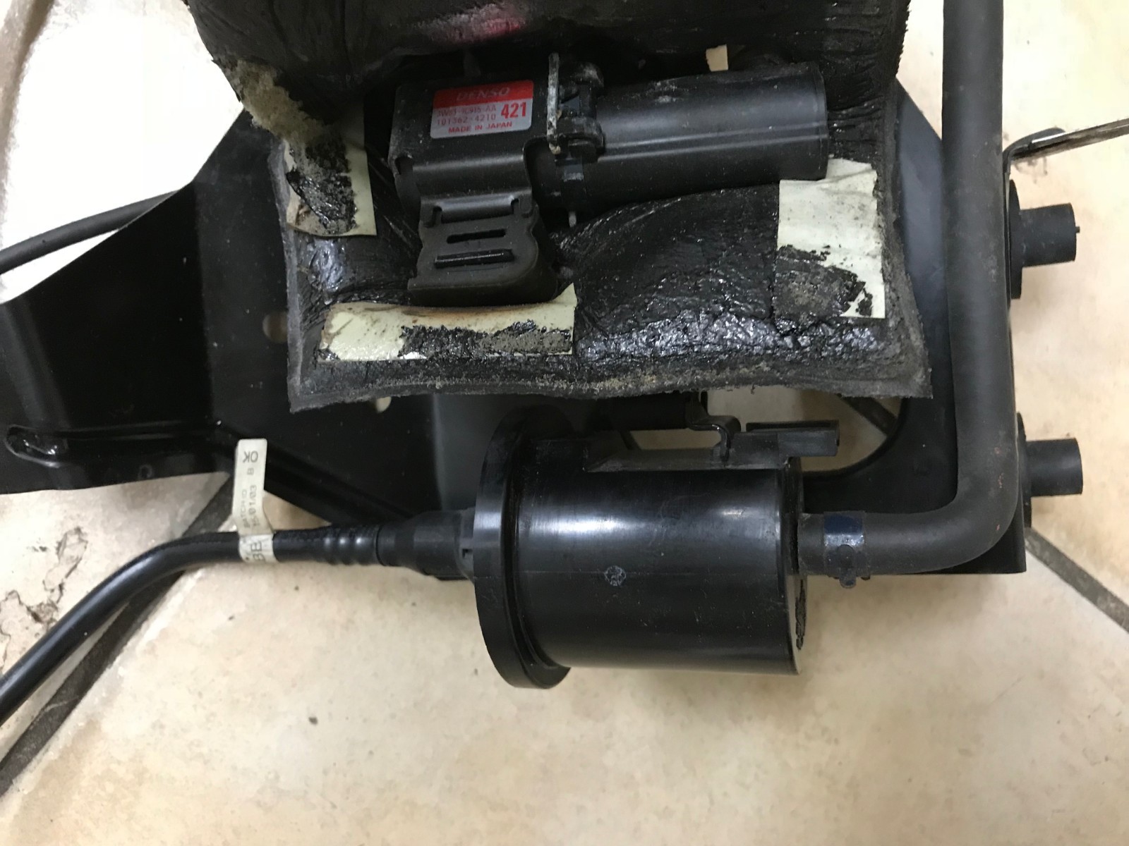 Used 20032006 Jaguar Xk8 Purge Valve 3w839c915aa for Sale 3W839C915AA