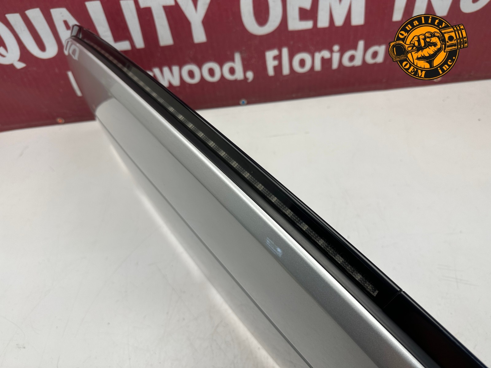 L405 Range Rover Rear Used 2013-2022 Land Range Rover L405 Rear Tailgate Liftgate Spoiler W ...