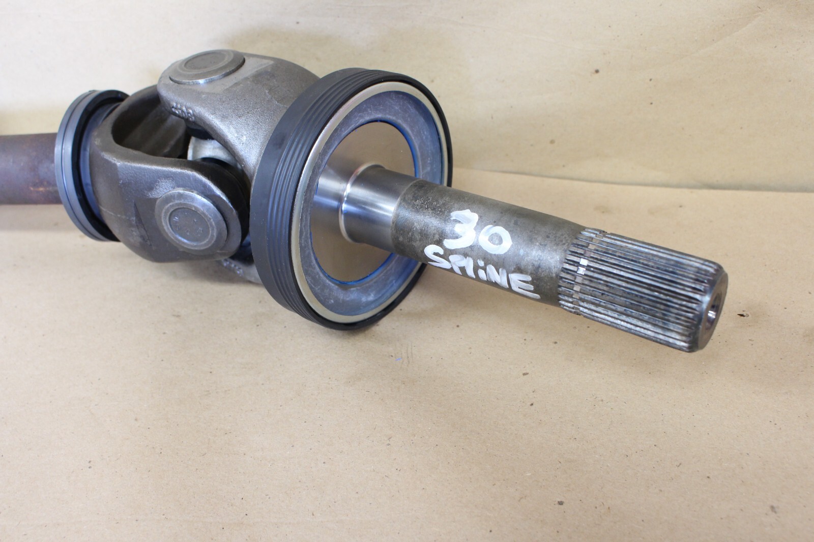 Spicer Dana 50 / 60 Outer Axle Stub Shaft And Seal For Ford Super Duty F250 F350 1998-2004