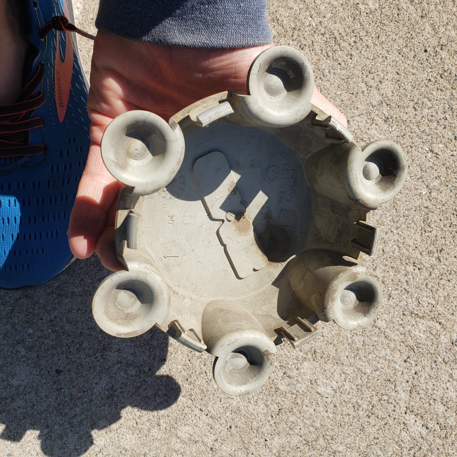 Used ****oem Gmc Canyon Wheel Center Cap Hubcap 20042008 9595550 15" for Sale 9595550